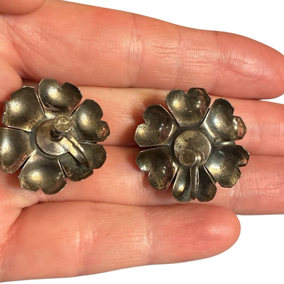 Sterling Silver Art Deco Roses Screw-back Earrings - Picture 2 of 3